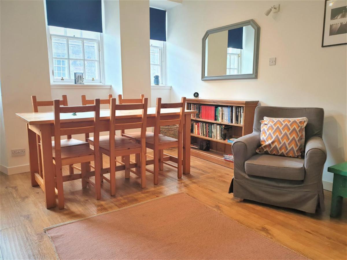 Canongate - Spacious And Historic 2 Bed Flat On Royal Mile Apartment Edinburgh Exterior foto